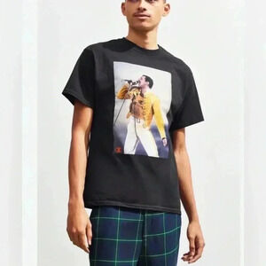 Rare Champion x  Queen casual rock band black vintage short sleeve tshirt M